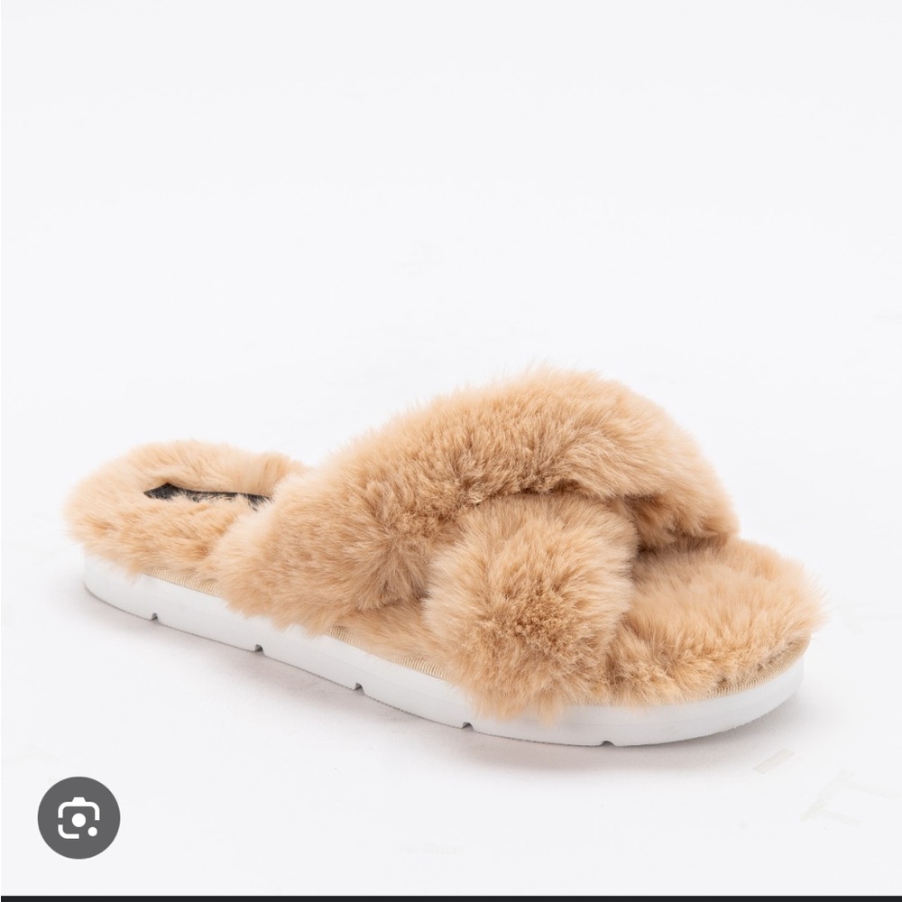 NWT Dolce Vita Pillar Slippers
